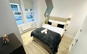 Wandsworth House - No 17 - Luxury Urban Rooms